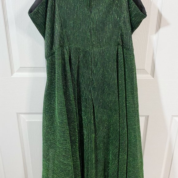 Elegant Green Prom Dress - Picture 7 of 13